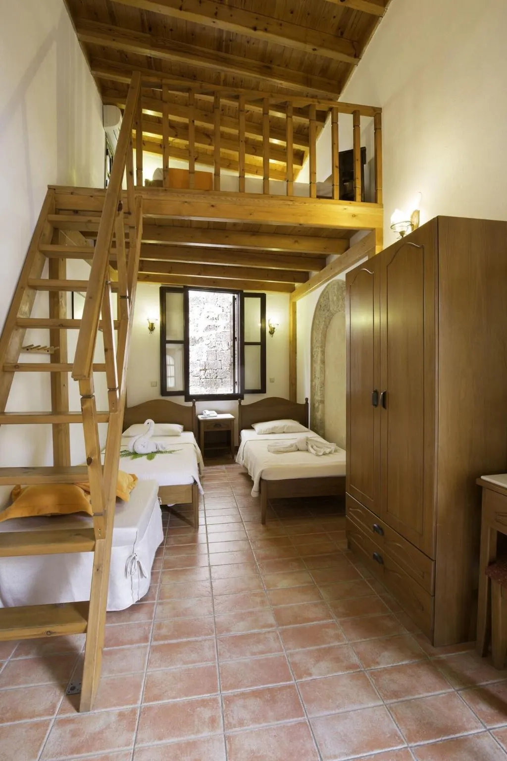 Room, Camelot, Rhodes