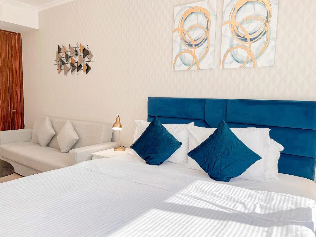 STUDIO ONE BED Room, Goldcrest Executive, Dubai