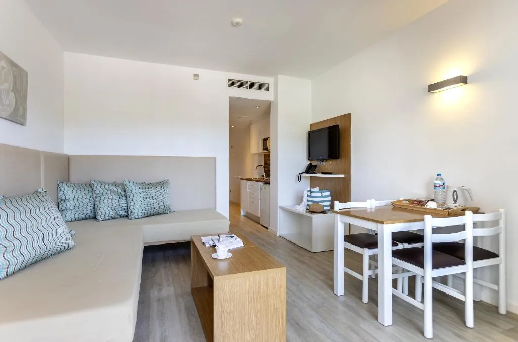 APARTMENT SUPERIOR ONE BEDROOM Room, Houm Plaza Son Rigo, Majorca