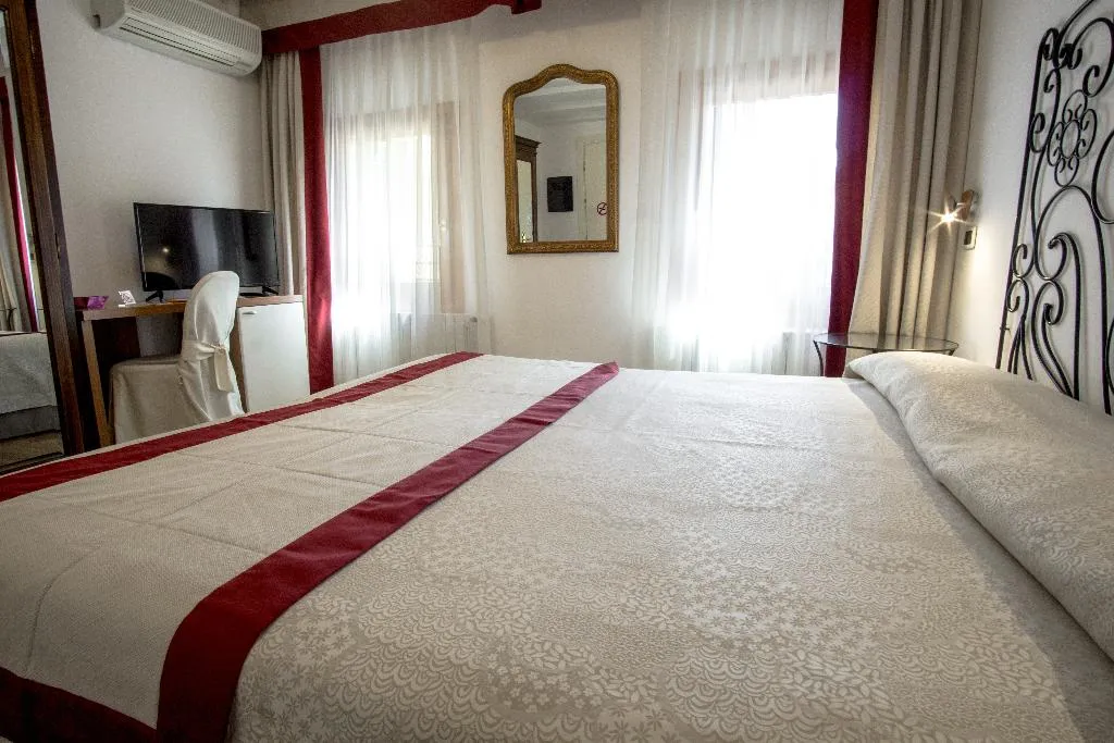 DOUBLE STANDARD Room, Antigo Trovatore, Venice