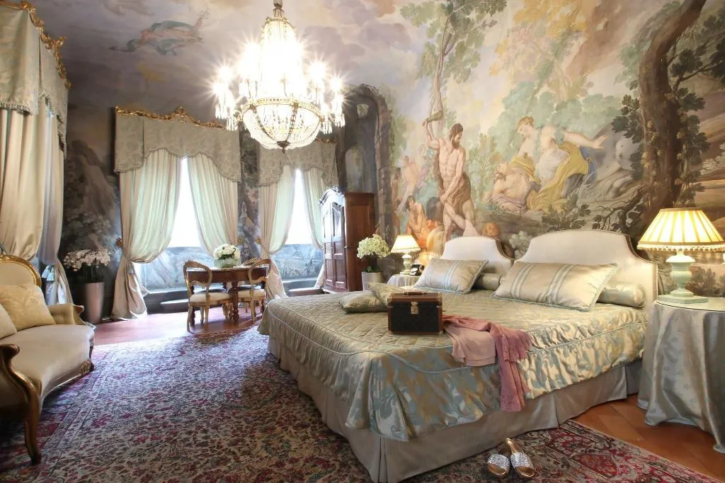 General view, Piazza Pitti Palace, Florence