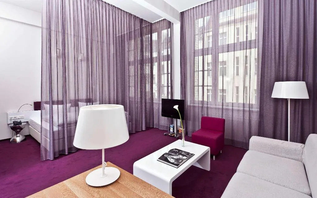 JUNIOR SUITE CAPACITY 2 Room, Wyndham Garden Berlin Mitte, Berlin