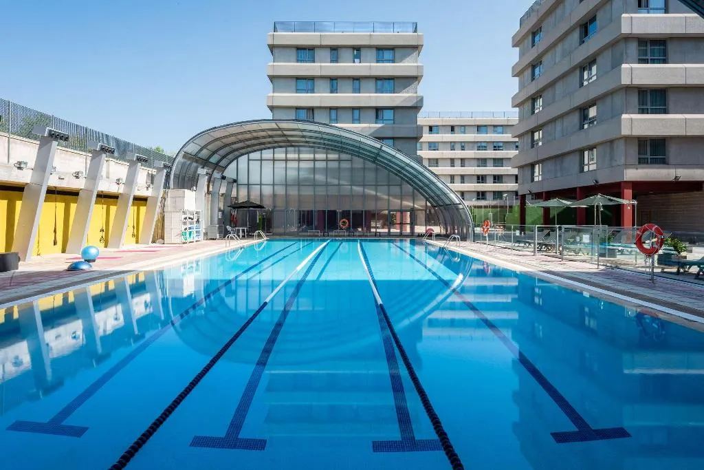 Pool, Madrid Airport Suites Affiliated By Melia, Madrid