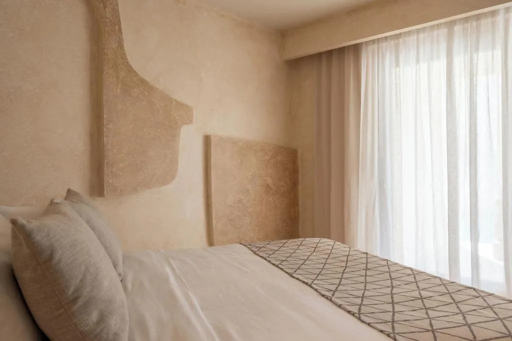 Room, Heyday Luxury Suites, Santorini