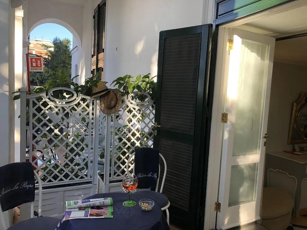 Room, Relais La Rupe, Naples