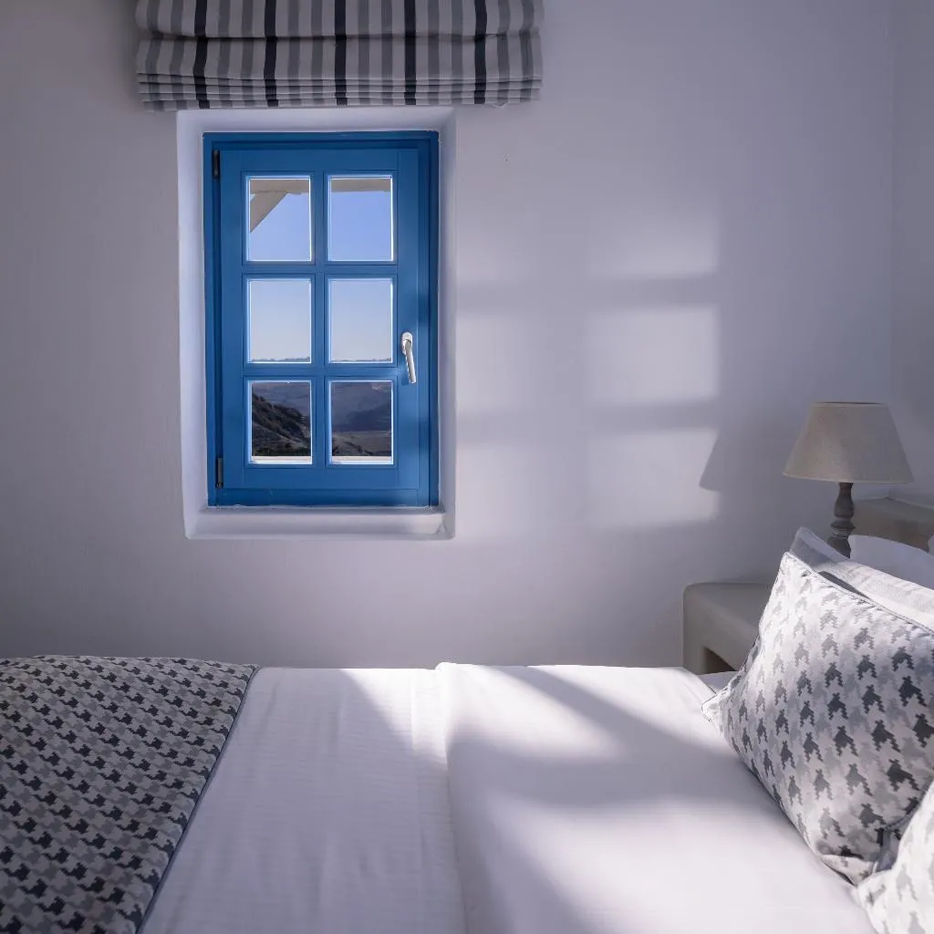 DOUBLE STANDARD Room, Kamares Apartments, Santorini