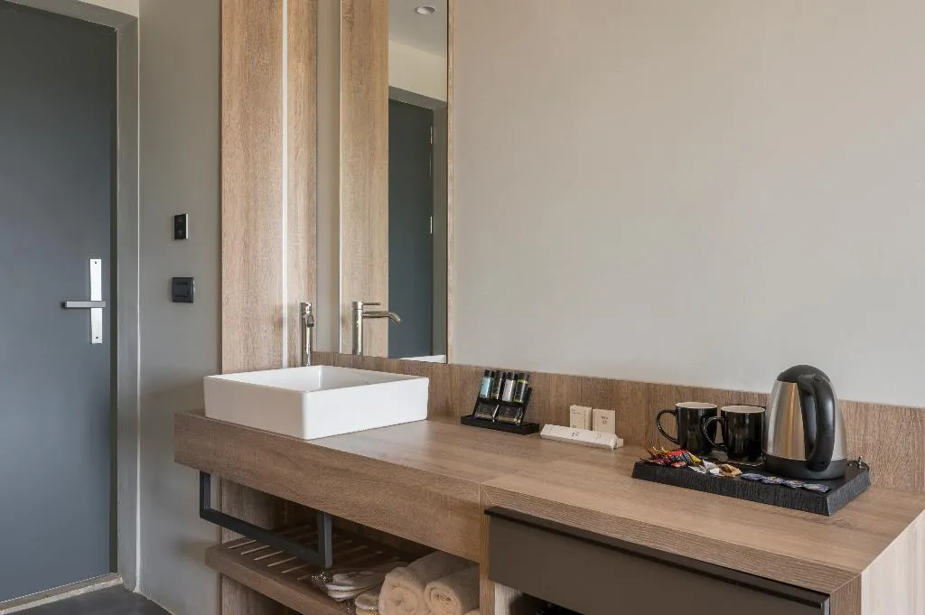 SUITE WITH JACUZZI Room, Mare Village Hotel, Crete