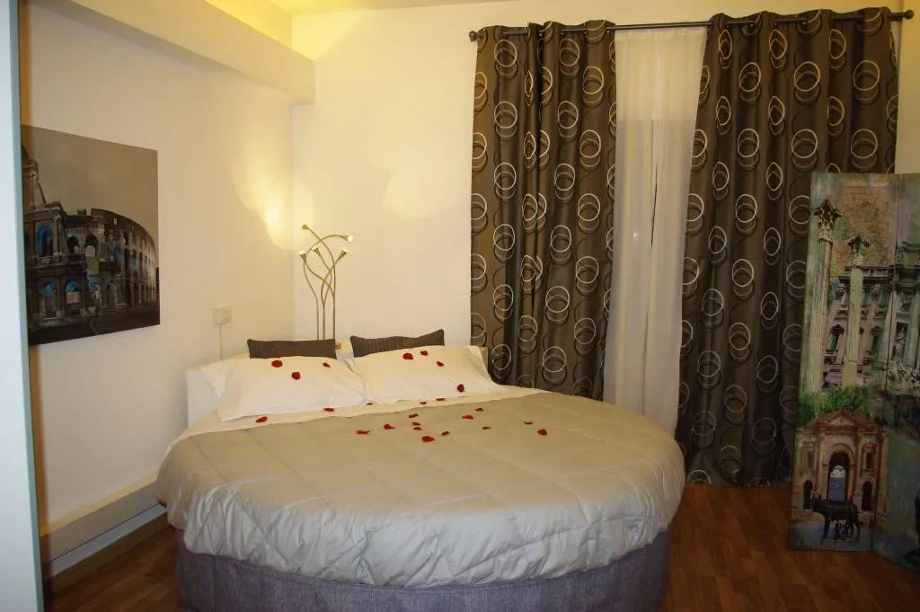 Room, Appia Avenue 639, Naples