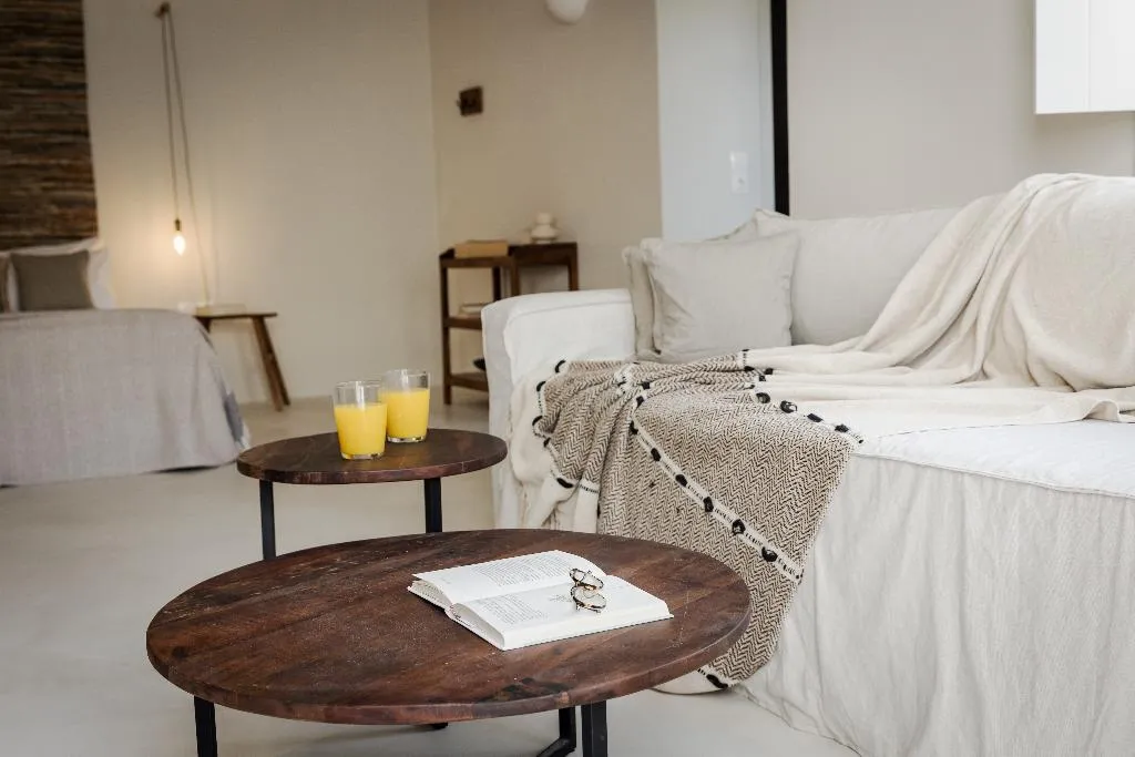 SUITE WITH BALCONY Room, Scorpios Beach Hotel, Santorini