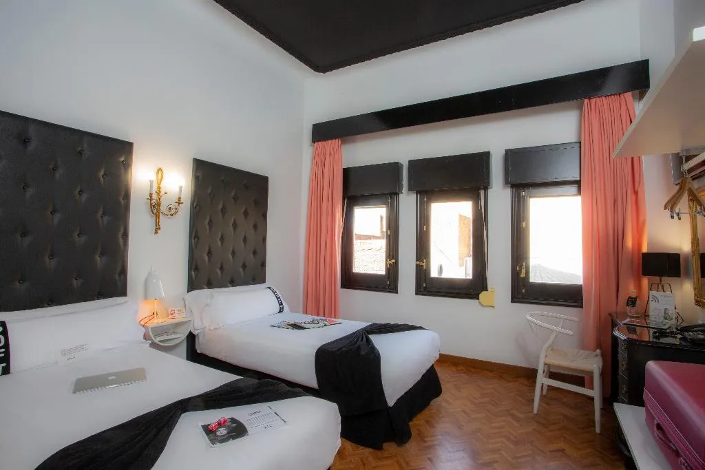 TWIN STANDARD Room, Casual del Teatro Madrid, Madrid