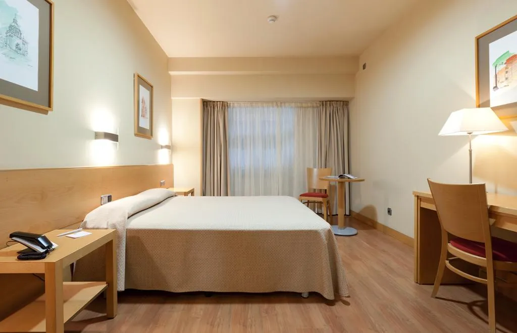 Room, Victoria 4 Puerta del Sol, Madrid