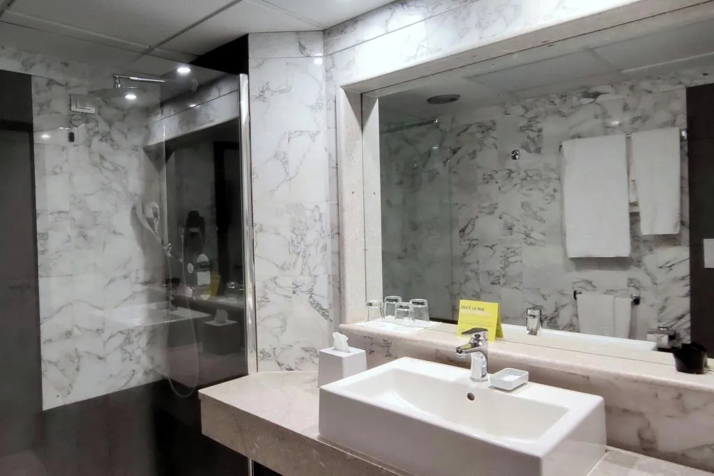 SUITE CLASSIC KING BED Room, Four Points by Sheraton Catania Hotel & Conference, Catania