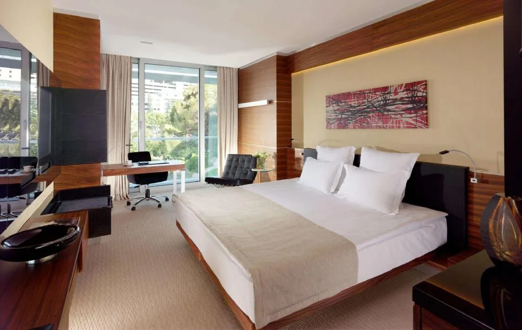 DOUBLE KING SIZE BED Room, Swissotel Buyuk Efes Izmir, Izmir