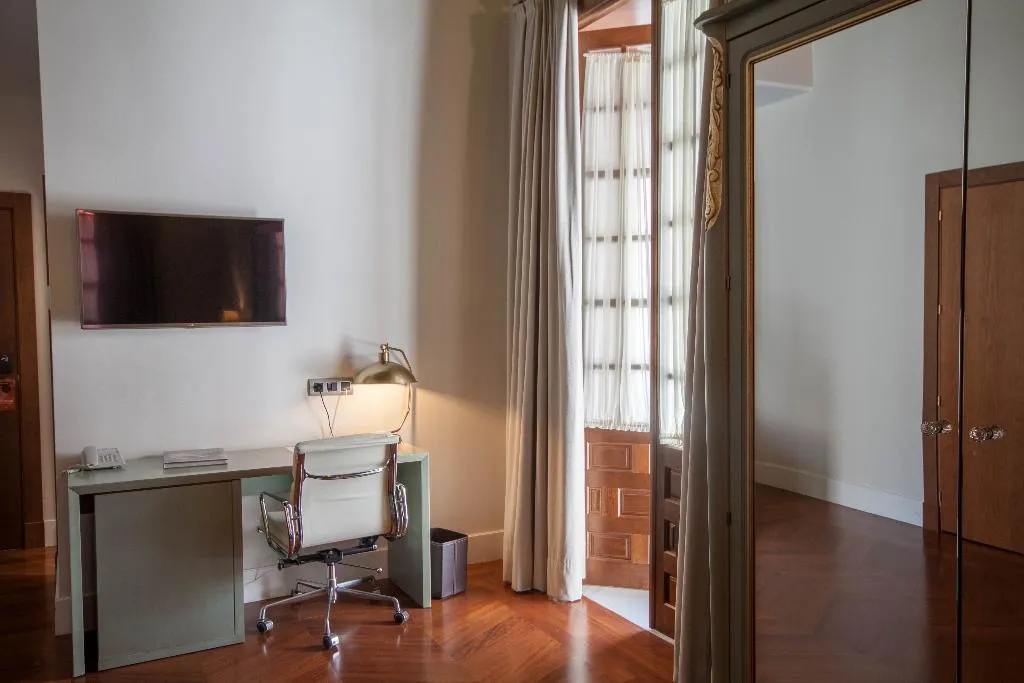 JUNIOR SUITE STANDARD Room, Palacio Pinello, Seville