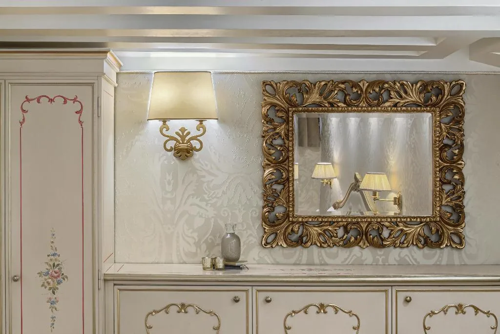 Room QUEEN SIZE BED Room, Hotel Olimpia Venice, BW Signature Collection, Venice