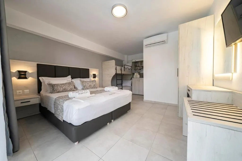 QUADRUPLE ONE BED Room, Avaton Luxury Resort  And Spa Access The Enigma, Thessaloniki