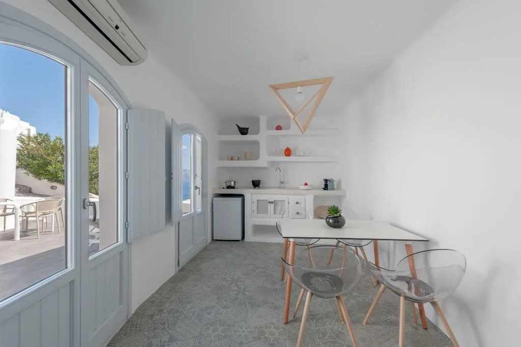 Room, Anemomilos, Santorini