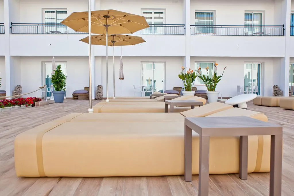 Terrace, Hotel Pineda Splash - 30º Hotels, Costa Brava