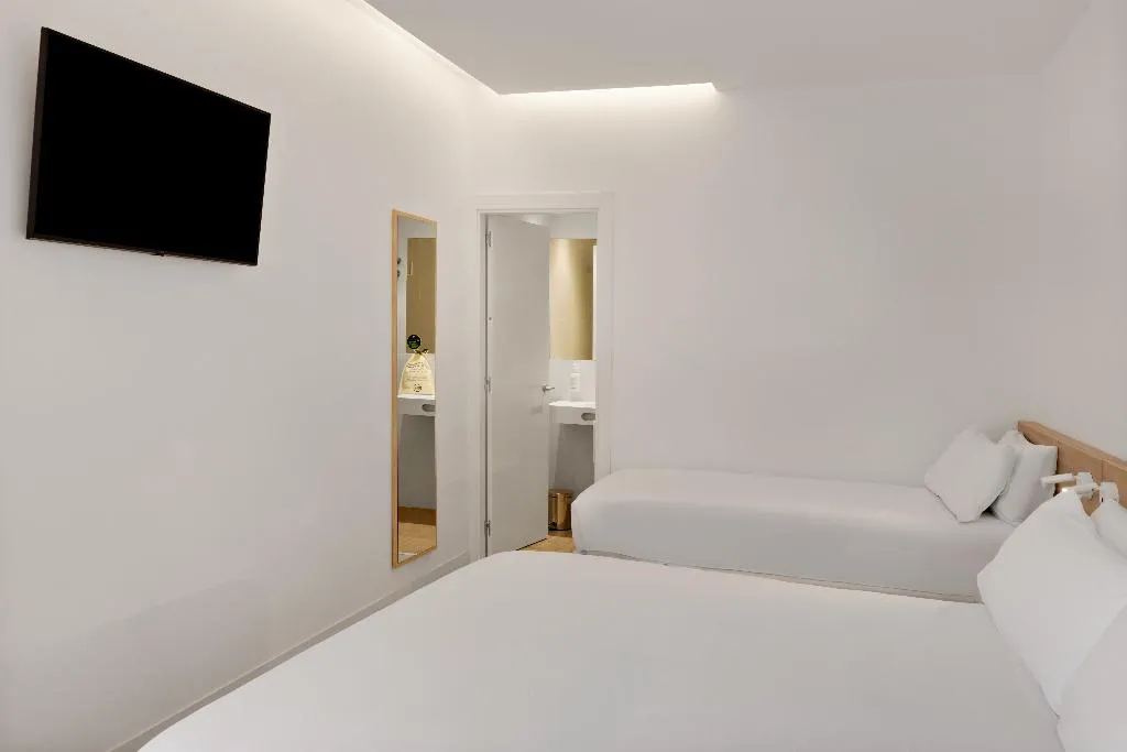 FAMILY ROOM STANDARD Room, B&B HOTEL Alicante Aeropuerto, Costa Blanca