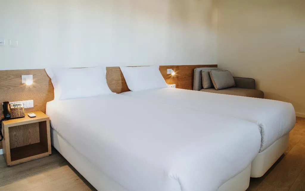 TRIPLE STANDARD Room, Spot Family Suites, Porto