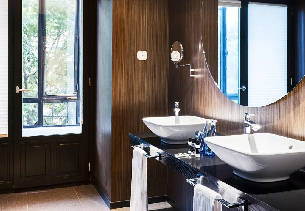 DOUBLE PREMIUM KING BED Room, One Shot Luchana 22, Madrid