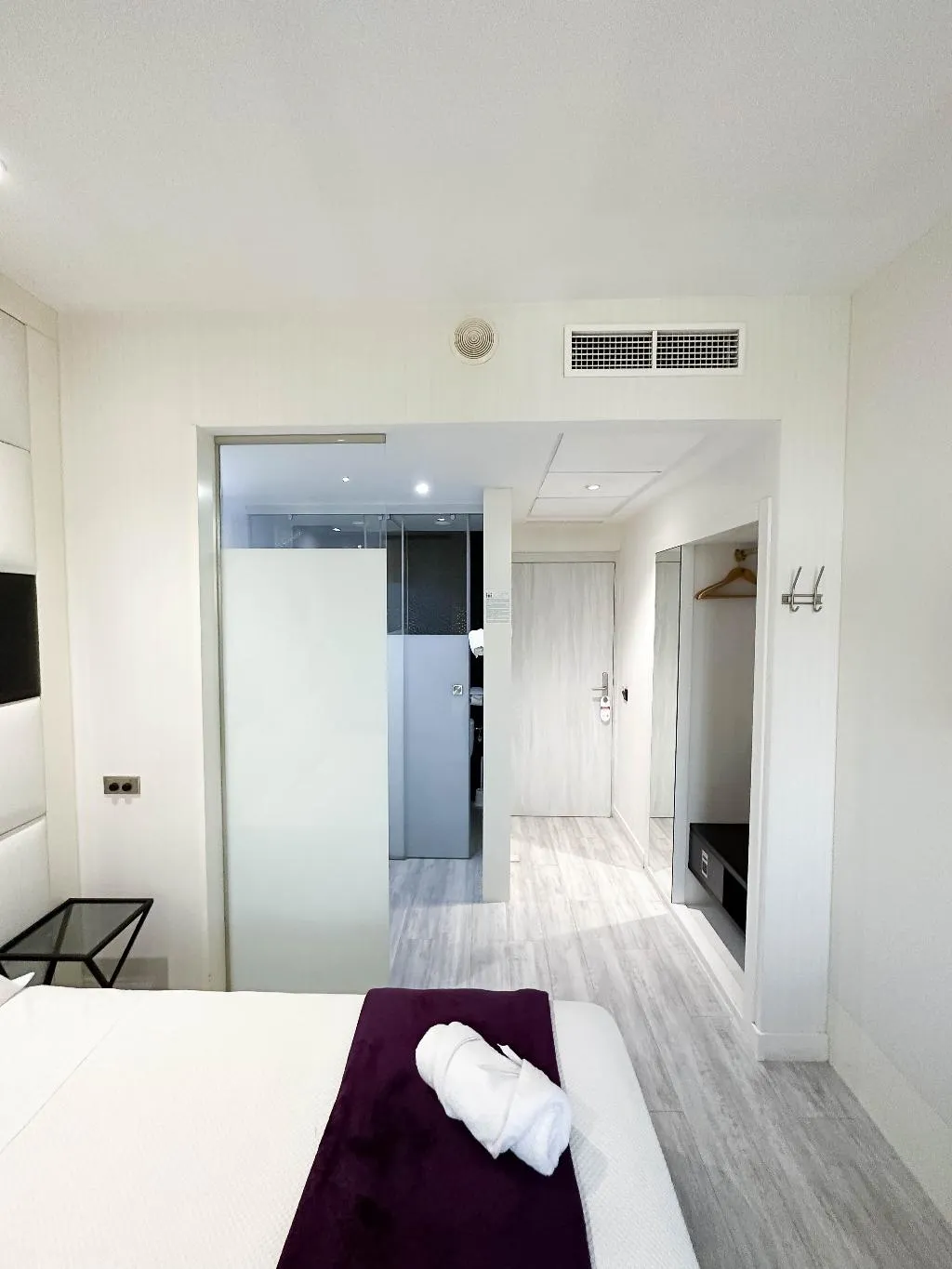 DOUBLE KING SIZE BED Room, Avenida de España, Madrid