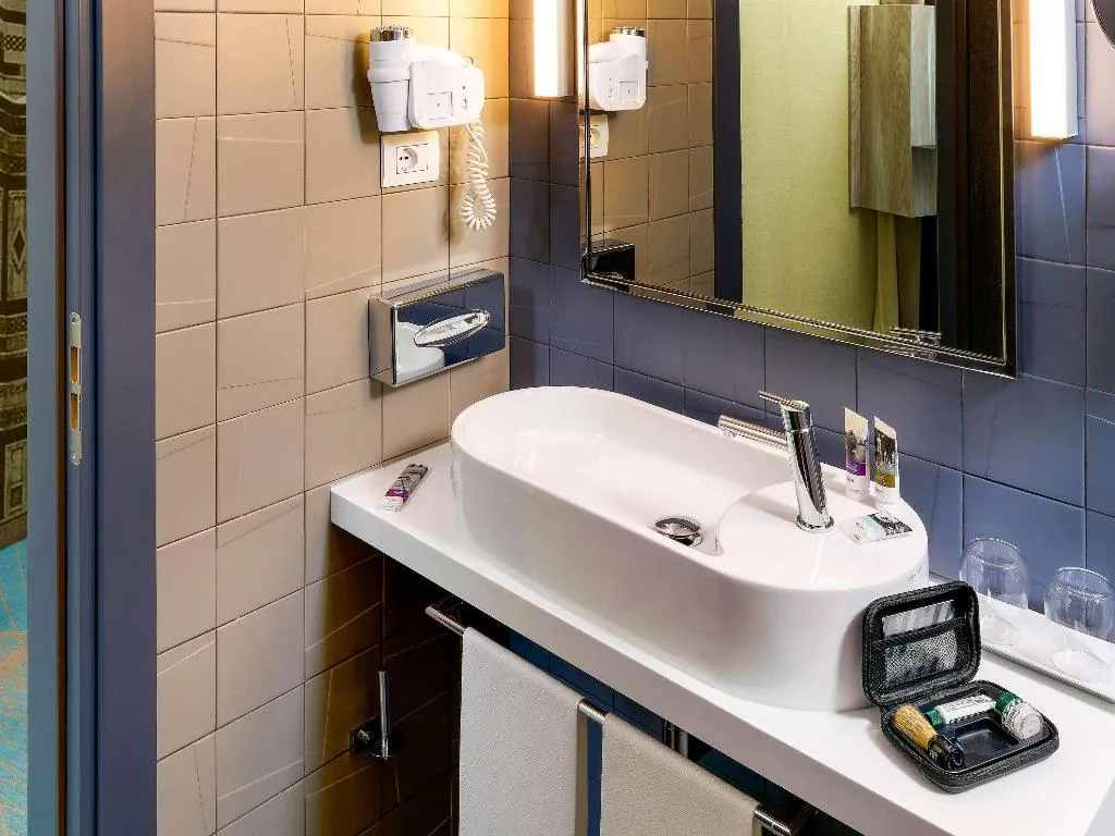 DOUBLE SUPERIOR KING BED Room, Mercure Firenze Centro, Florence