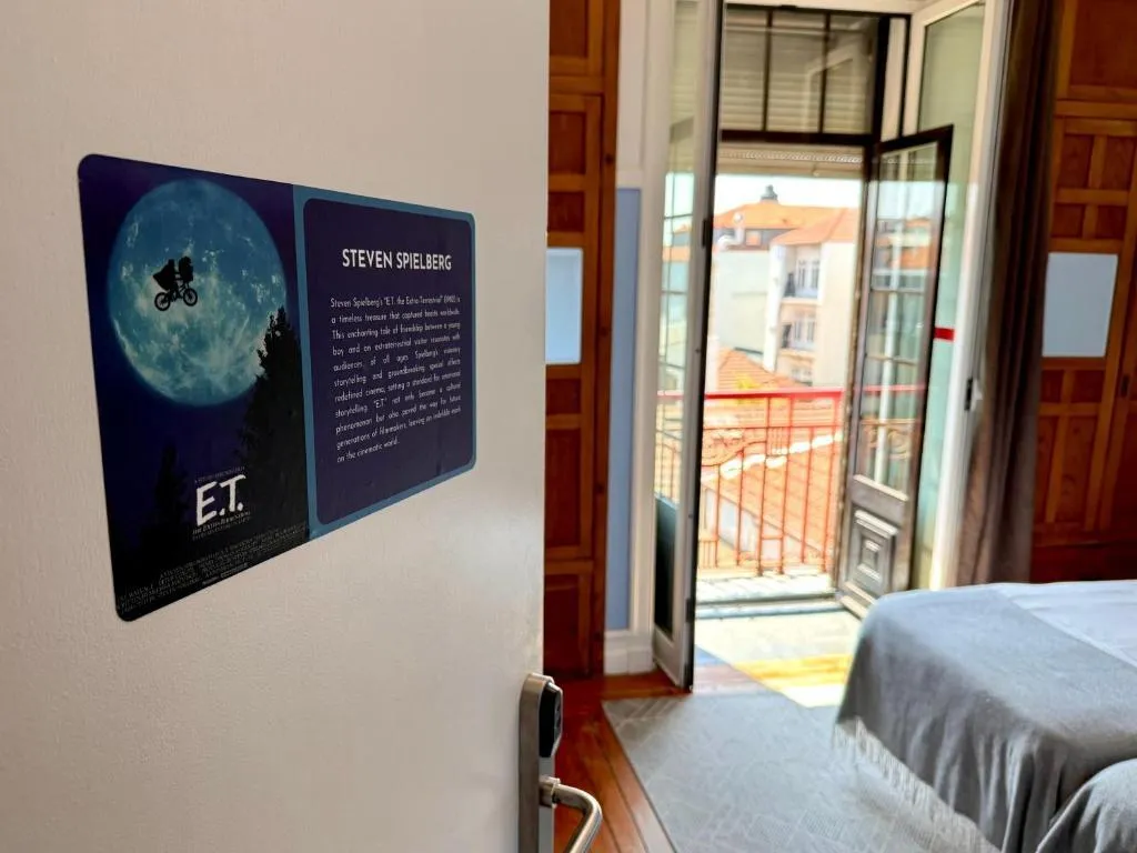 TWIN Shared external bathroom Room, Rivoli Cinema Hostel, Porto