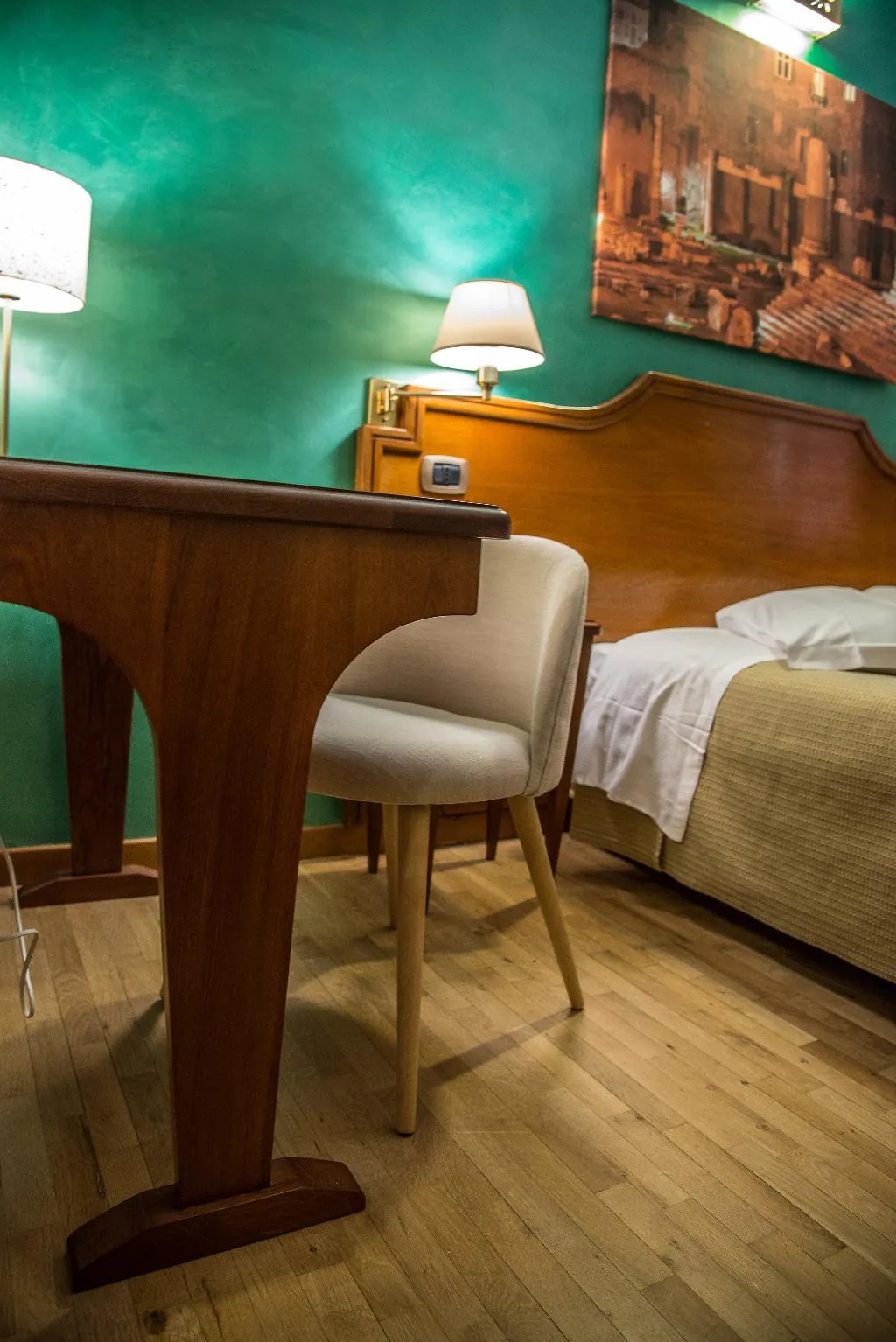 DOUBLE ECONOMY Room, Kent, Rome