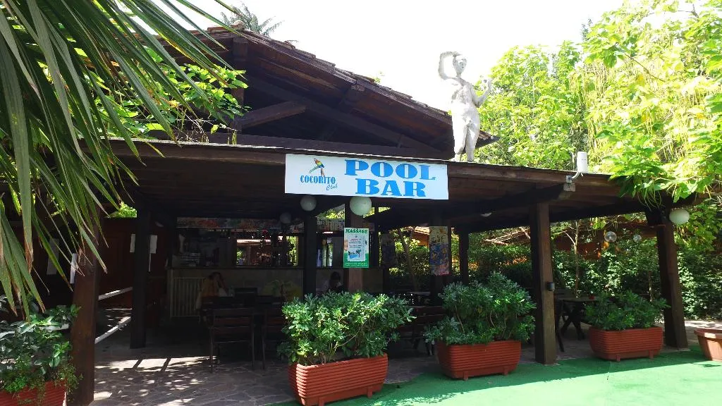 Pool, Seven Hills Village, Rome
