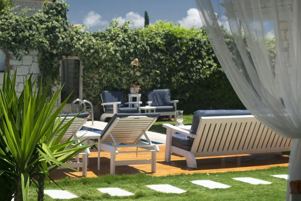 Terrace, Derin Konak - Adults Only, Izmir