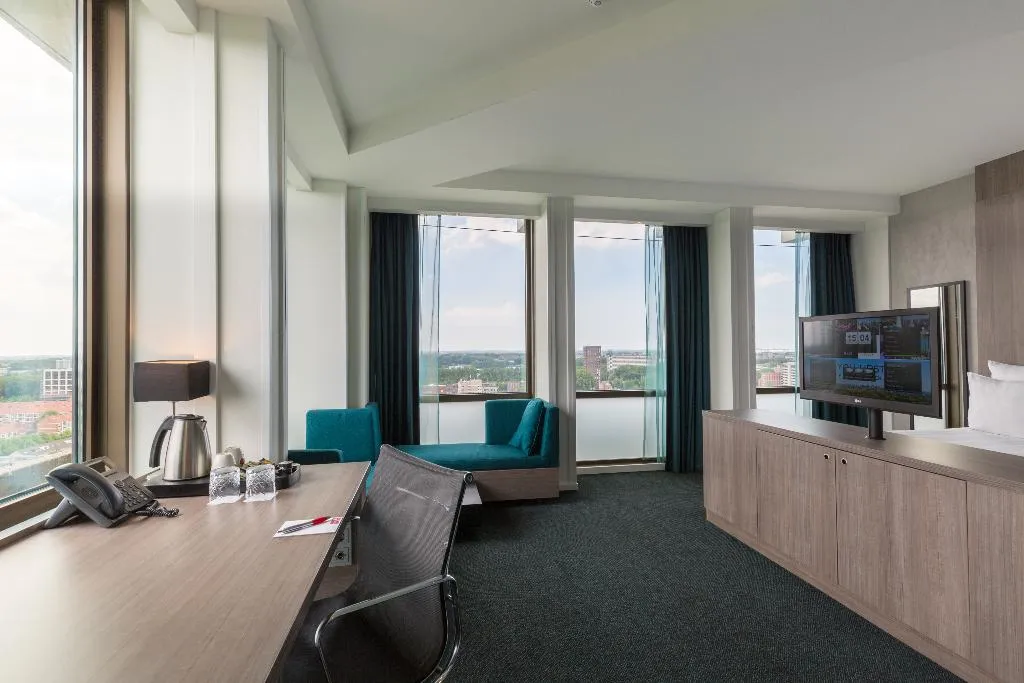DOUBLE EXECUTIVE CITY VIEW Room, Leonardo Hotel Amsterdam Rembrandtpark, Amsterdam