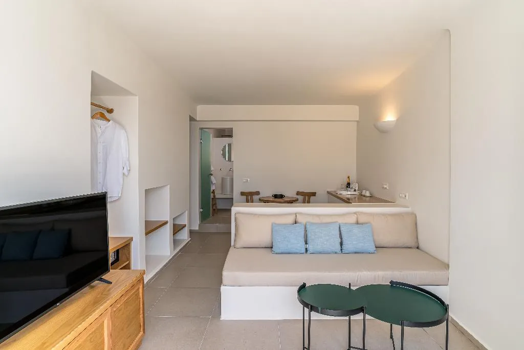 SUITE WITH JACUZZI Room, Panorama Santorini Boutique Hotel, Santorini