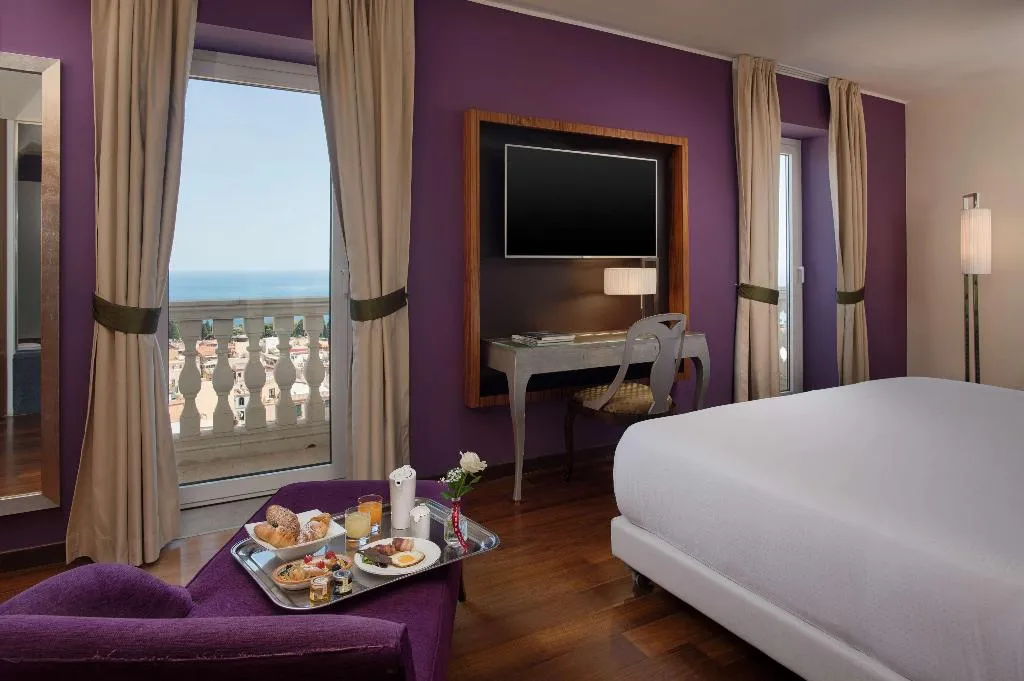 Room, NH Collection Taormina, Taormina