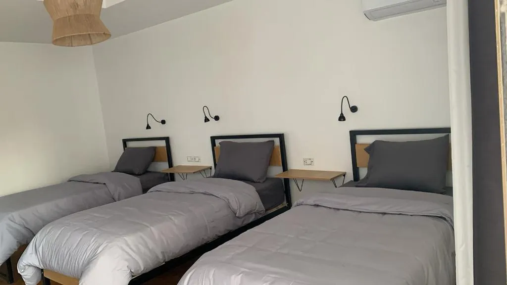 TRIPLE BASIC Room, Pyramids Nights Hostel, Cairo