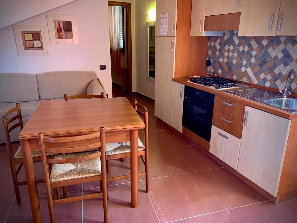 APARTMENT CAPACITY 6 Room, La Luna Nel Pozzo, Catania