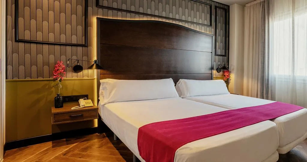 JUNIOR SUITE STANDARD Room, Hotel Vertice Sevilla Aljarafe, Seville