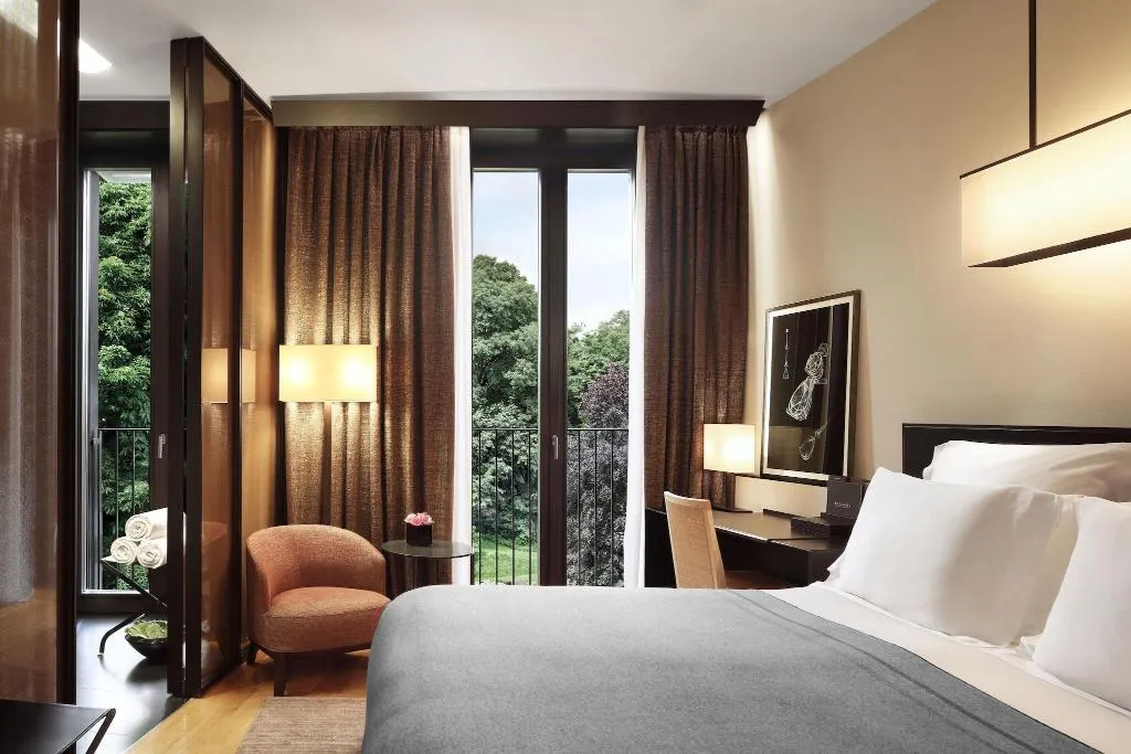 DOUBLE SUPERIOR KING BED Room, Bulgari Milan, Milan