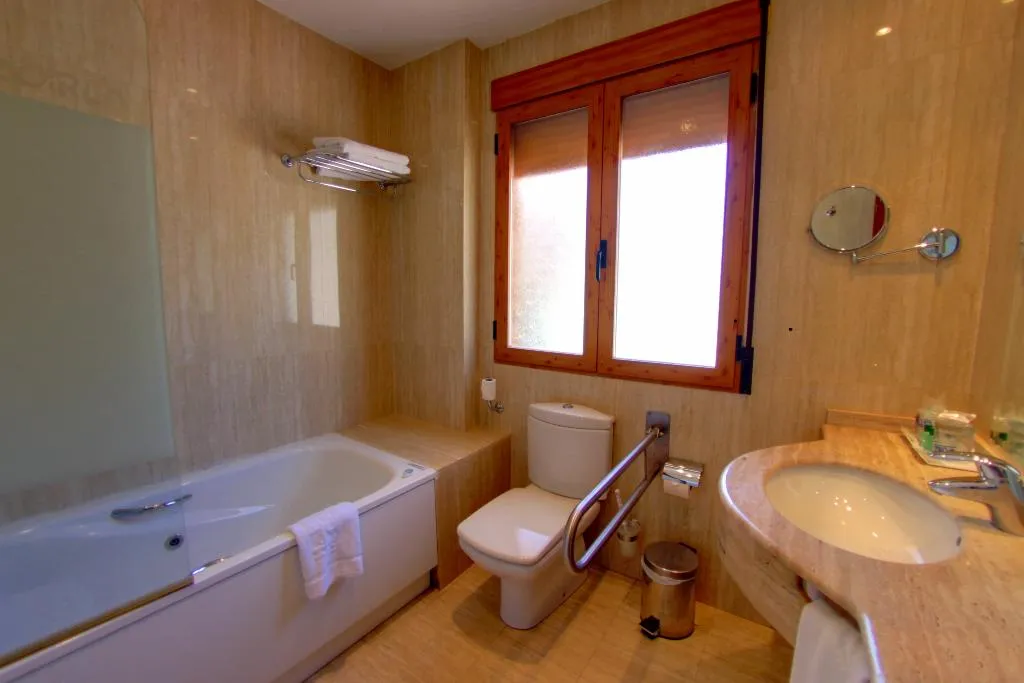 Double or Twin SUPERIOR Room, Balneario Parque de Cazorla, Andalucia