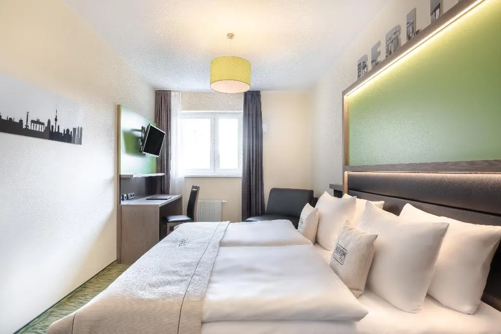 TRIPLE STANDARD Room, Hotel Aldea Berlin Centrum, Berlin