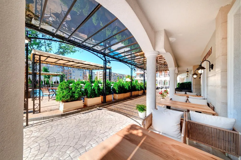 Restaurant, Avenue Deluxe, Bourgas