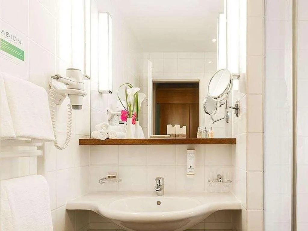Room, Ameron Abion Spreebogen Waterside, Berlin