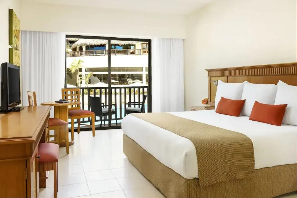 DOUBLE PREMIUM Room, The Reef CocoBeach, Playa Del Carmen