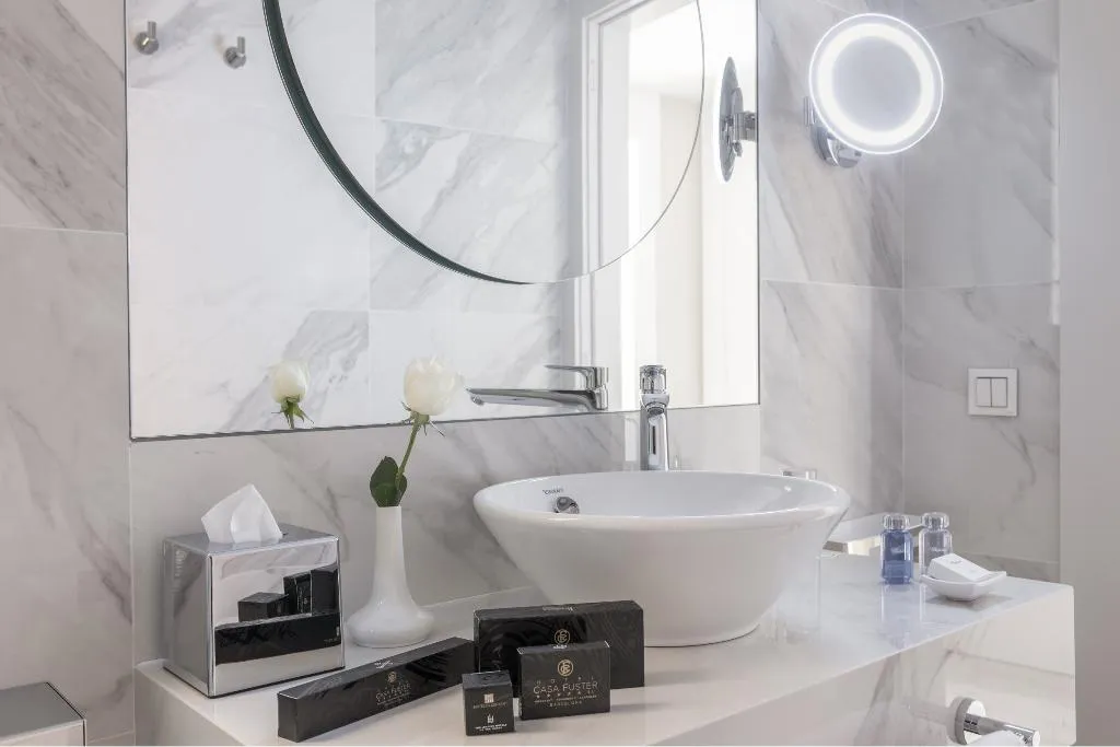 APARTMENT TWO BEDROOMS Room, Suites Center Barcelona, Barcelona