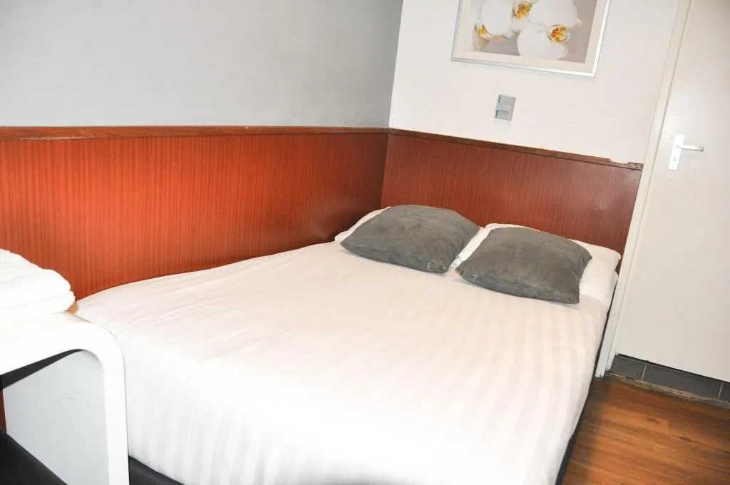 DOUBLE STANDARD Room, Travel, Amsterdam