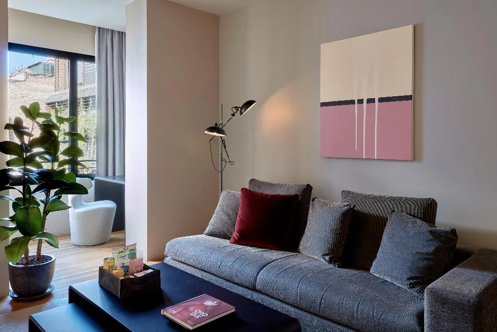 SUITE STANDARD Room, Sir Victor Hotel part of Sircle Collection, Barcelona