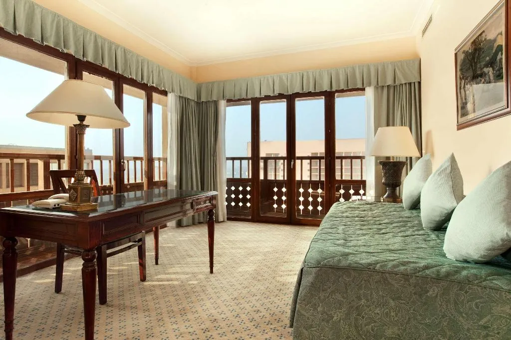 Room, Cairo World Trade Center Hotel & Residences, Cairo
