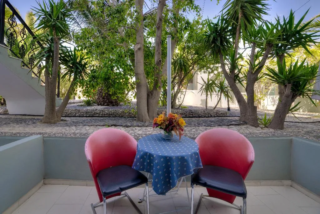 Double or Twin GARDEN VIEW Room, Pantheon Hotel, Santorini