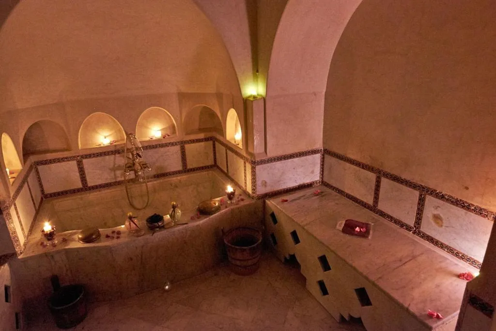 Sports and Entertainment, Dar Ayniwen Garden Hotel & Bird Zoo, Marrakech