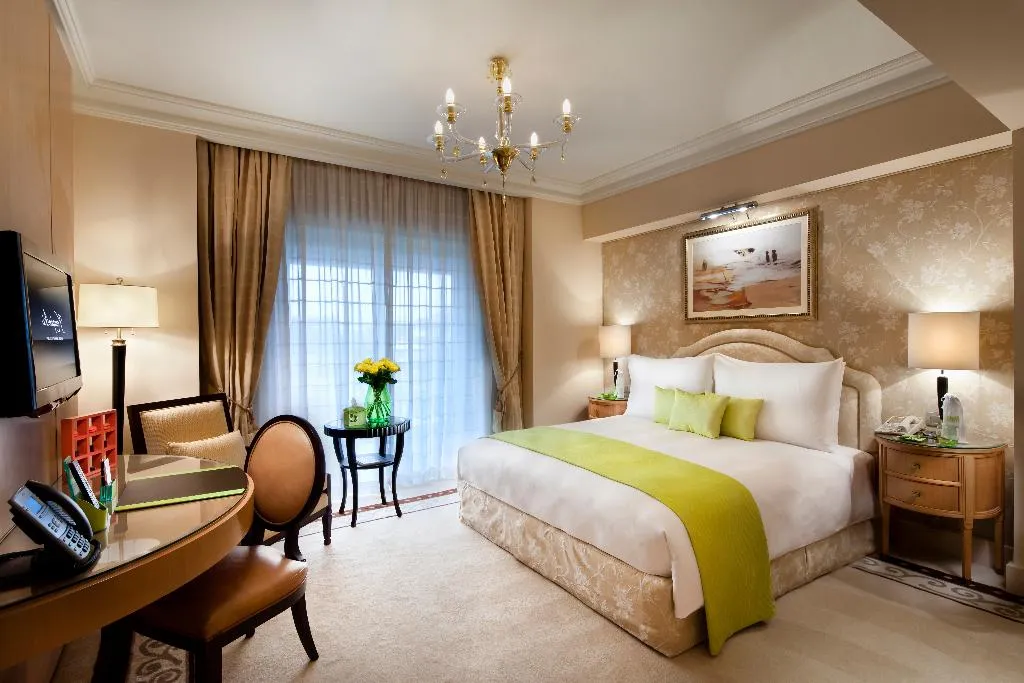 DOUBLE DELUXE Room, Kempinski Nile Hotel Garden City Cairo, Cairo